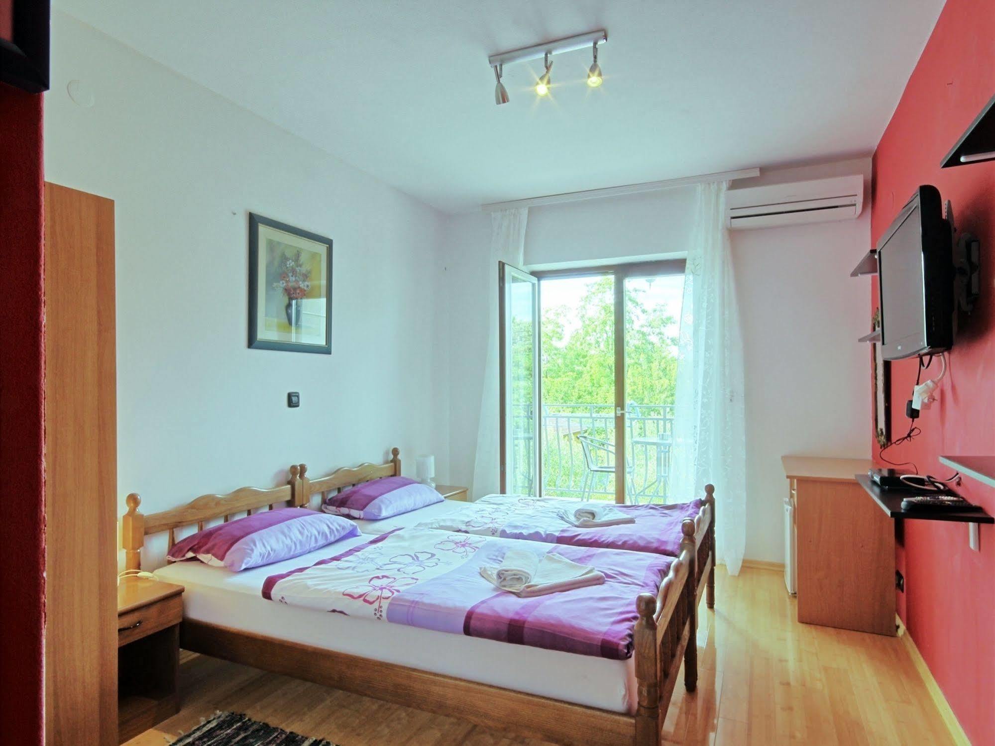 Guest House Ambienti Rovinj Exterior photo