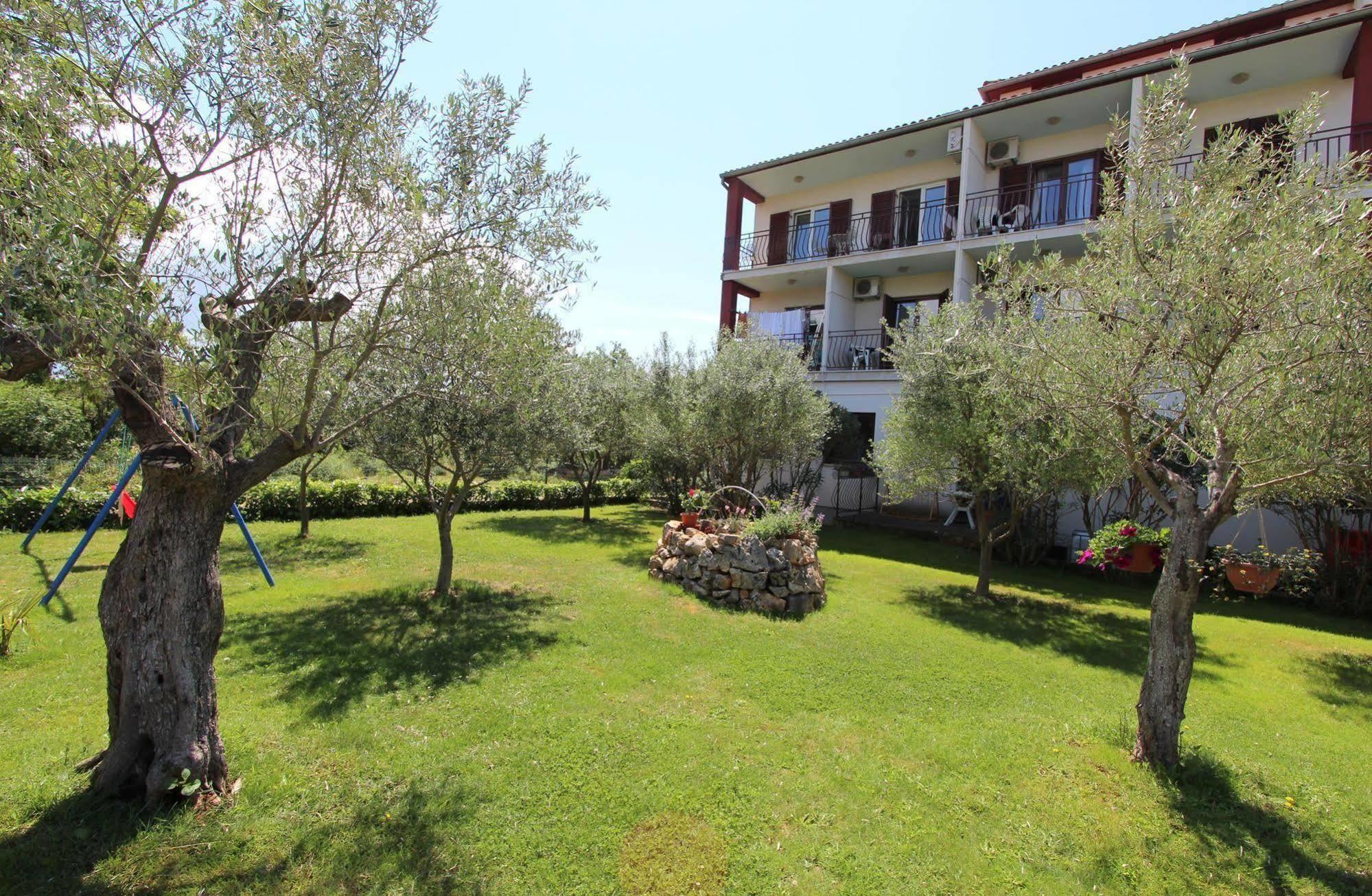 Guest House Ambienti Rovinj Exterior photo