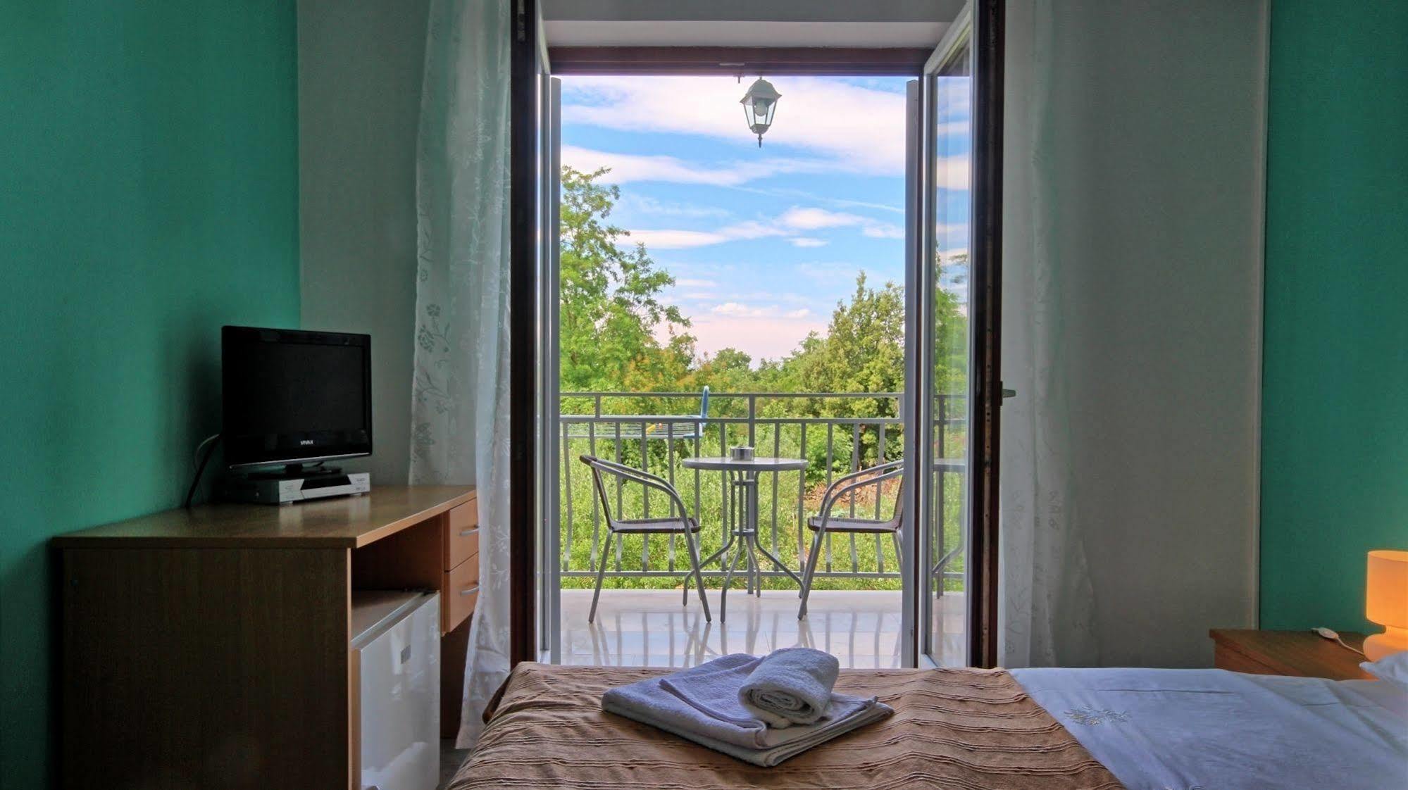 Guest House Ambienti Rovinj Exterior photo