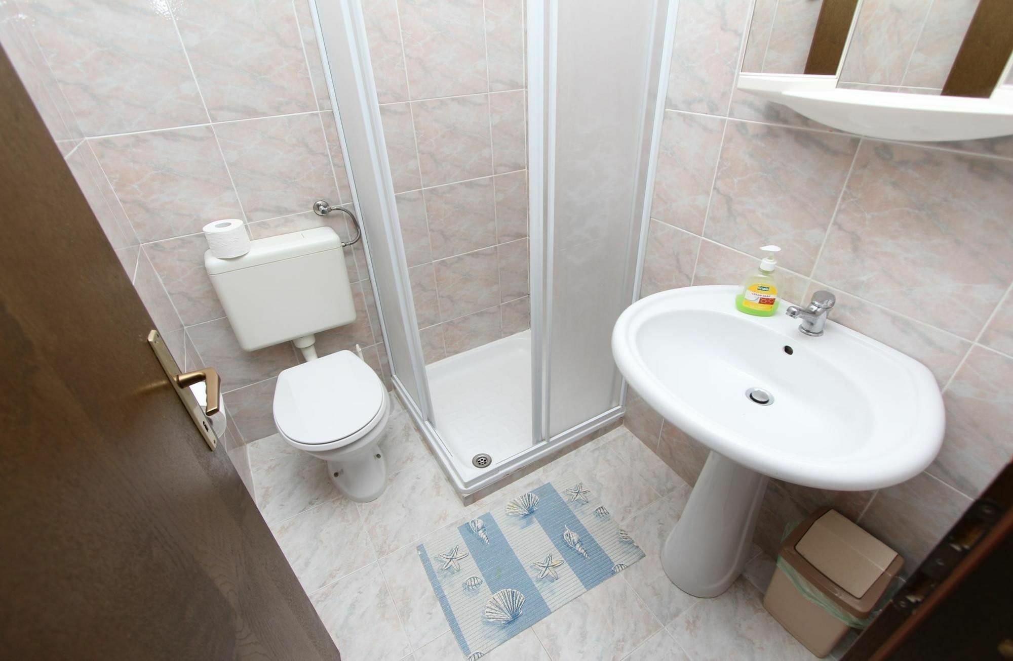 Guest House Ambienti Rovinj Exterior photo