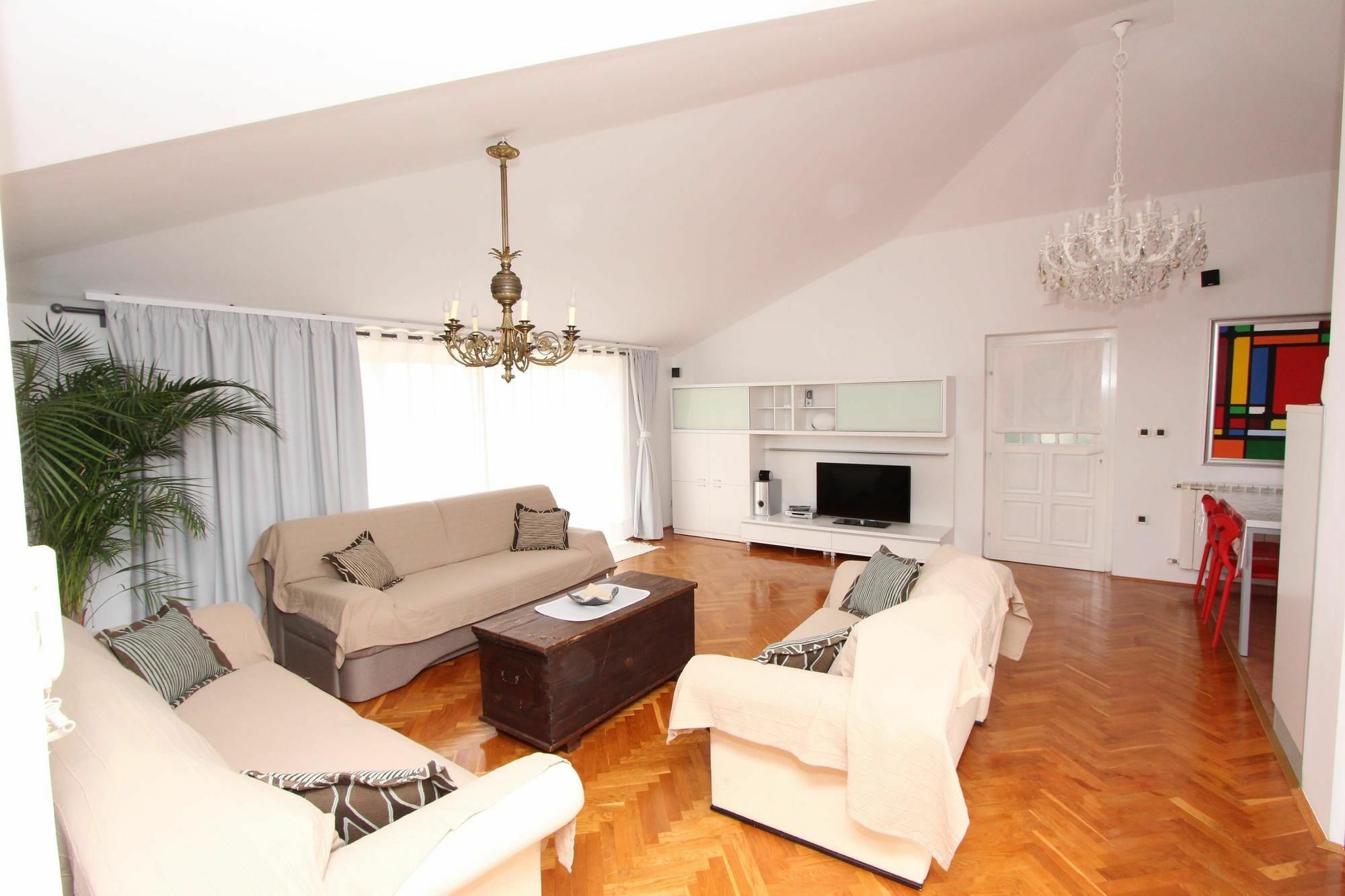 Guest House Ambienti Rovinj Exterior photo